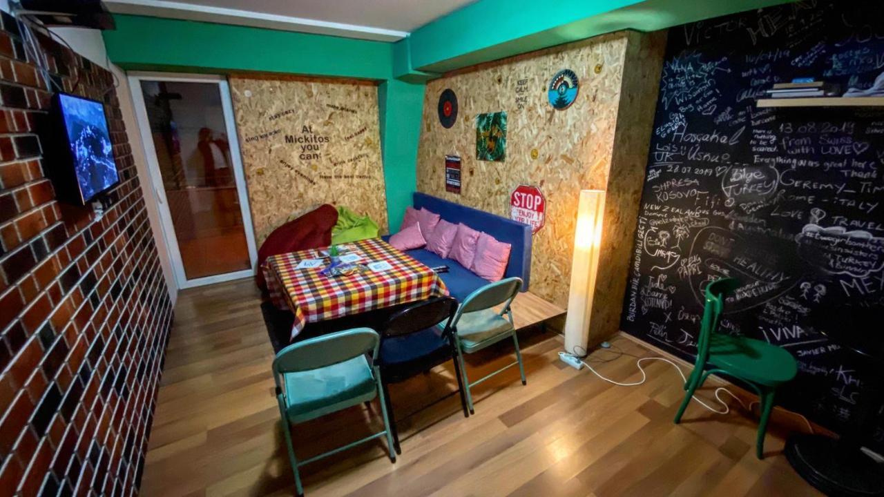 סקופיה Mickitos Hostel & Apartments מראה חיצוני תמונה